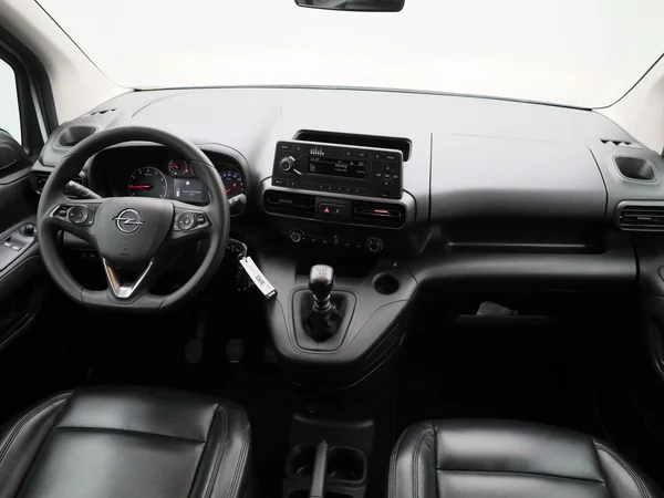 Opel Combo Life (2022) — foto 28 van 36