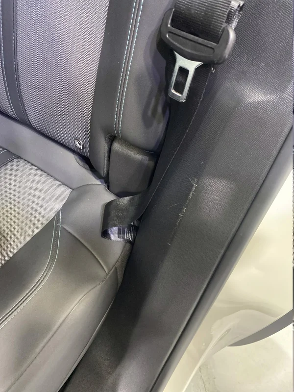 Peugeot 3008 PHEV (2023) — foto 48 van 54
