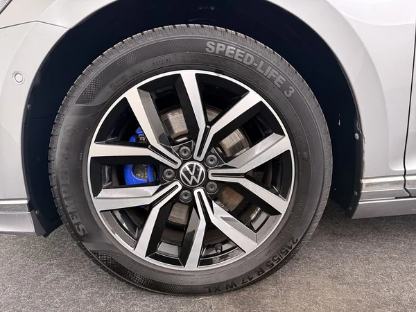 VOLKSWAGEN Passat Variant (2022) — foto 7 van 26