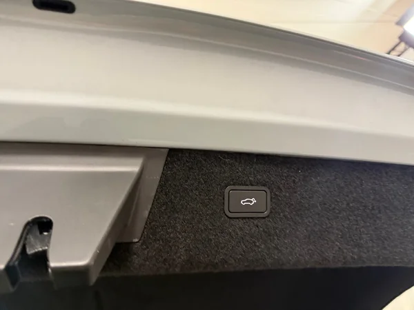 Polestar 4 (2025) — foto 18 van 32