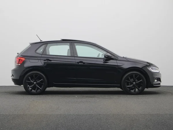 VOLKSWAGEN Polo (2019) — foto 17 van 19