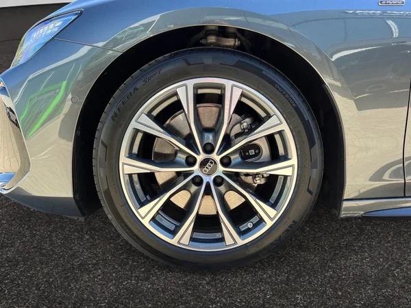 AUDI A6 Avant e-hybrid (PHEV) (2026) — foto 13 van 23