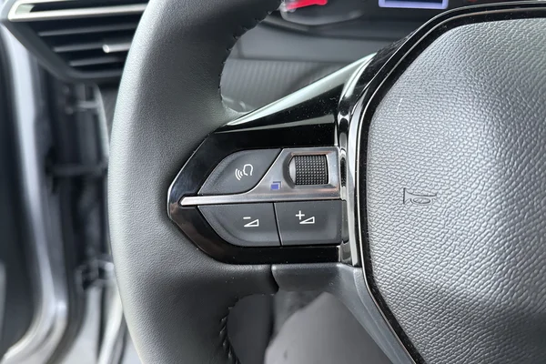 Peugeot 2008 (2025) — foto 6 van 16