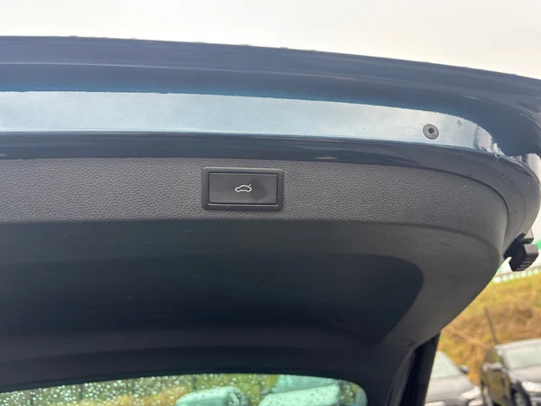 SKODA Karoq (2024) — foto 10 van 18