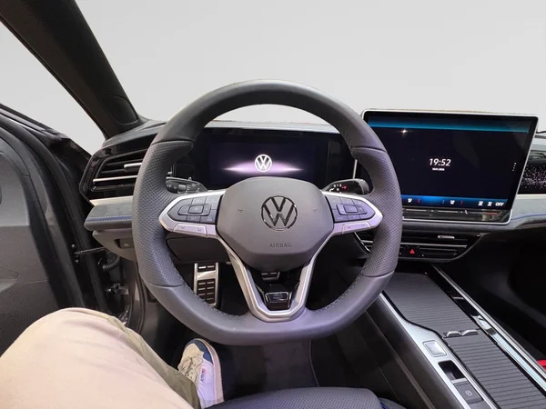 VOLKSWAGEN Passat Variant (2026) — foto 16 van 20