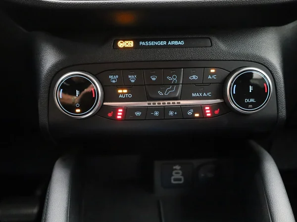 Ford Kuga (2023) — foto 10 van 42
