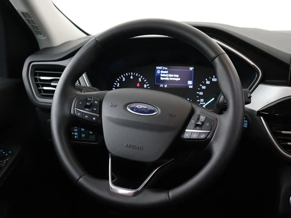 FORD Kuga (2024) — foto 14 van 28