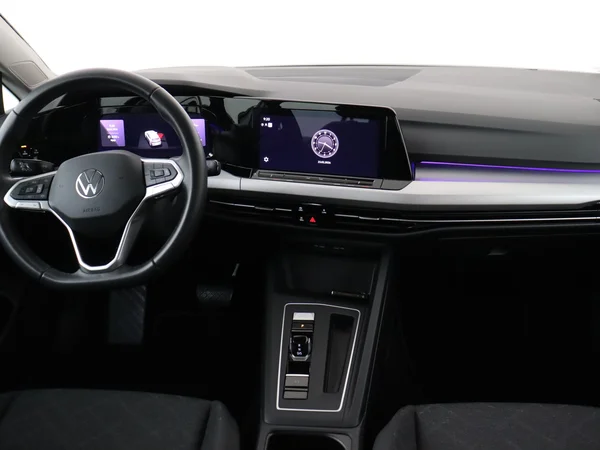 VOLKSWAGEN Golf (2024) — foto 27 van 27