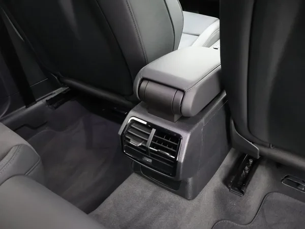 Audi Q3 (2024) — foto 6 van 29