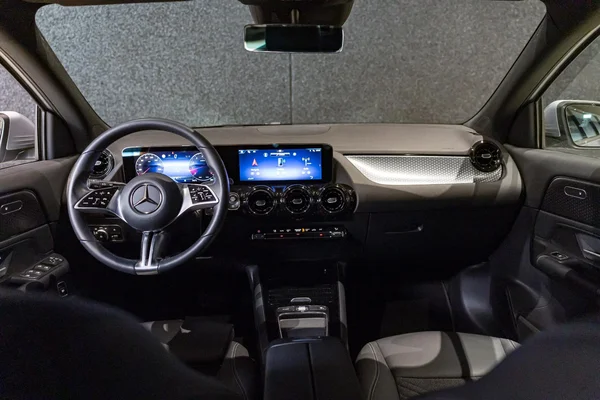 Mercedes-Benz GLA (2025) — foto 7 van 34