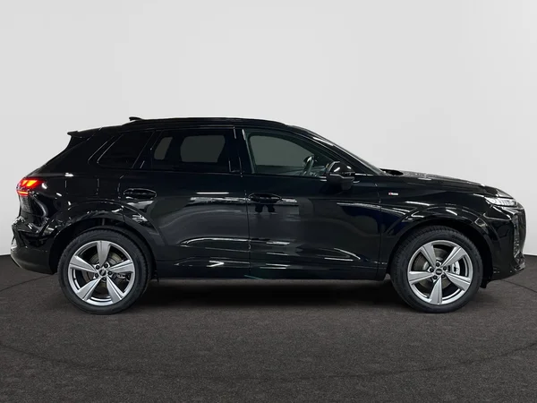 AUDI Q3 SUV (2025) — foto 12 van 12