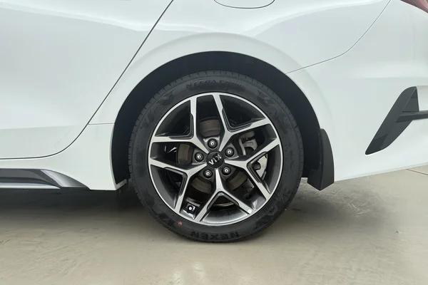 Kia ProCeed (2021) — foto 19 van 22