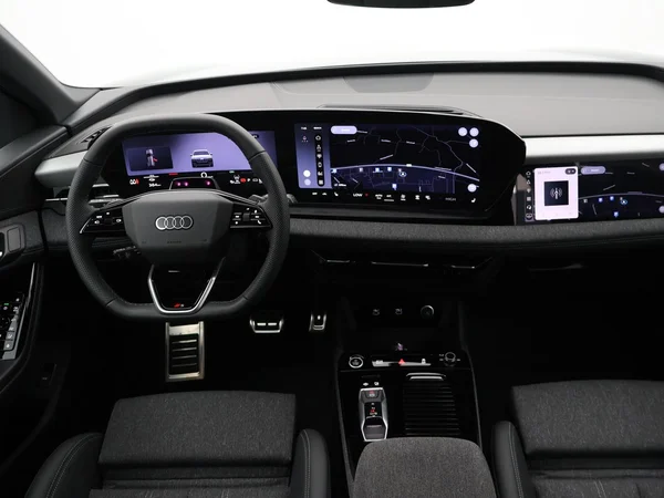 AUDI Q6 e-tron (2026) — foto 11 van 23