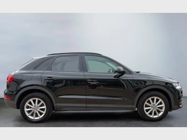 Audi Q3 (2016) — foto 7 van 25