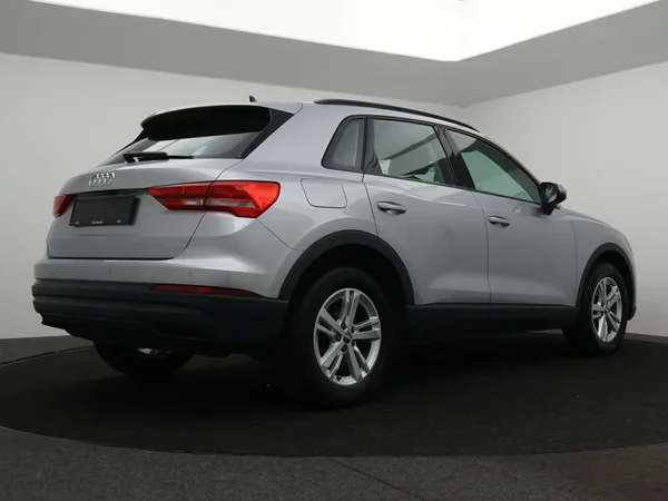 Audi Q3 (2019) — foto 12 van 27