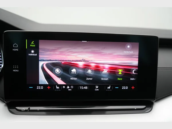 SKODA Octavia Combi (2024) — foto 18 van 29