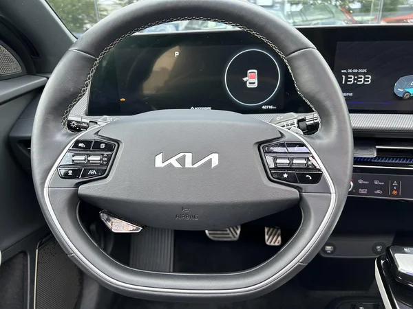 Kia EV6 (2024) — foto 2 van 27