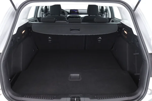 Ford Focus (2020) — foto 8 van 16