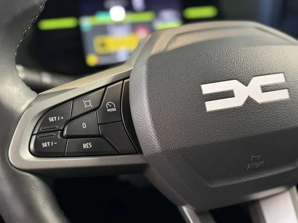 Dacia Duster (2024) — foto 9 van 18