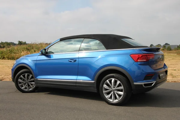 Volkswagen T-Roc (2021) — foto 3 van 39