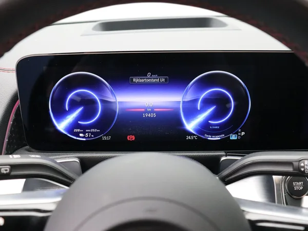 Mercedes-Benz EQB (2025) — foto 2 van 28