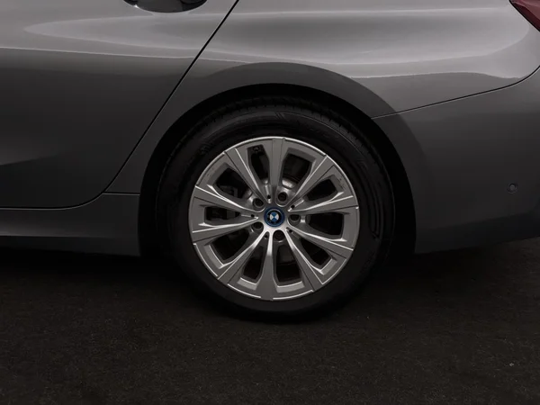 BMW 320 (2022) — foto 7 van 33