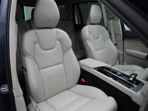 Volvo XC90 (2022) — foto 37 van 49