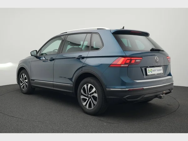 VOLKSWAGEN Tiguan (2021) — foto 3 van 29