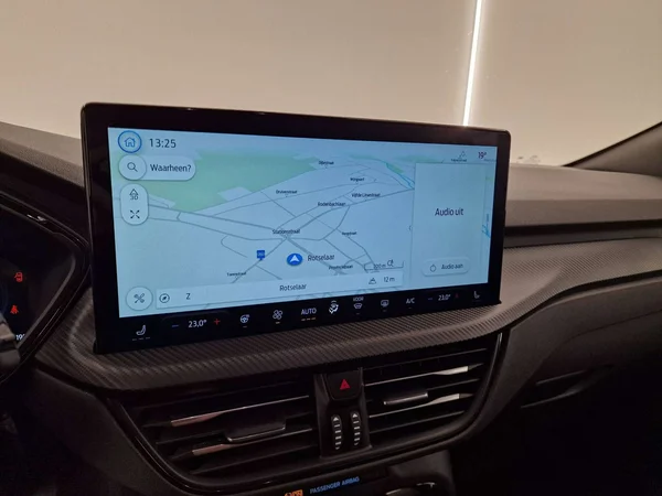 Ford Kuga (2025) — foto 4 van 15