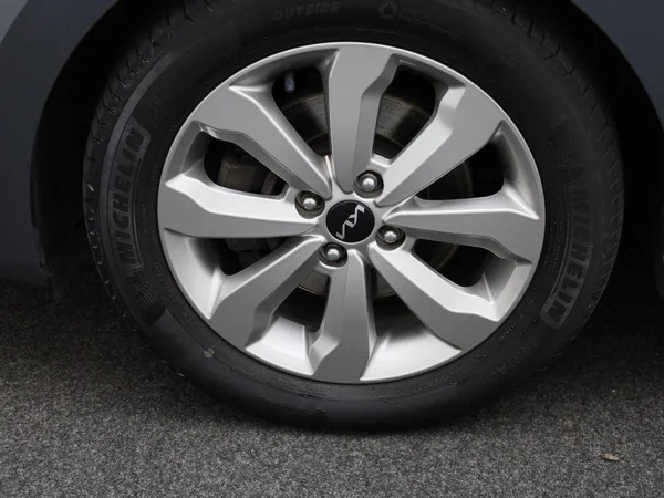 Kia Rio (2023) — foto 4 van 37