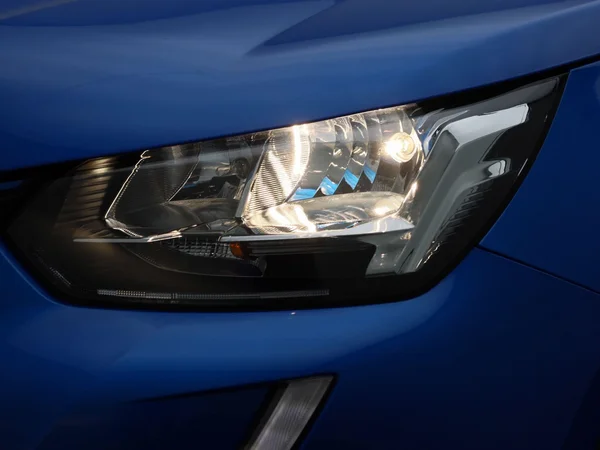 Peugeot e-2008 (2022) — foto 8 van 42