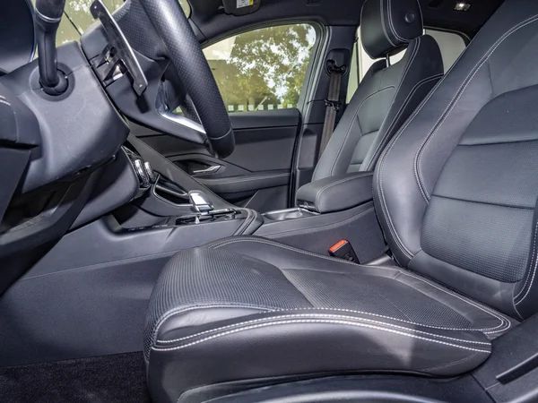 Jaguar E-PACE (2023) — foto 8 van 30