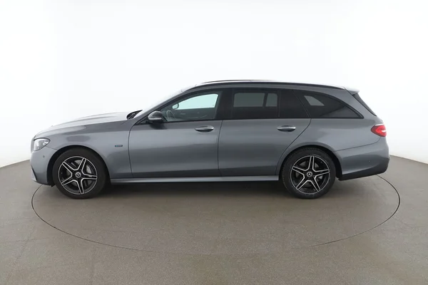 Mercedes-Benz E-Klasse (2021) — foto 9 van 16
