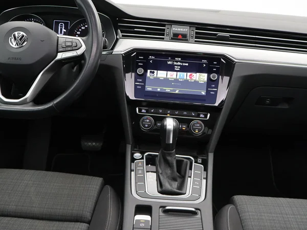 VOLKSWAGEN Passat Variant (2020) — foto 7 van 33