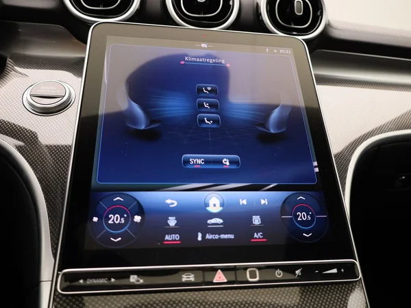 Mercedes-Benz C-Klasse (2022) — foto 9 van 54