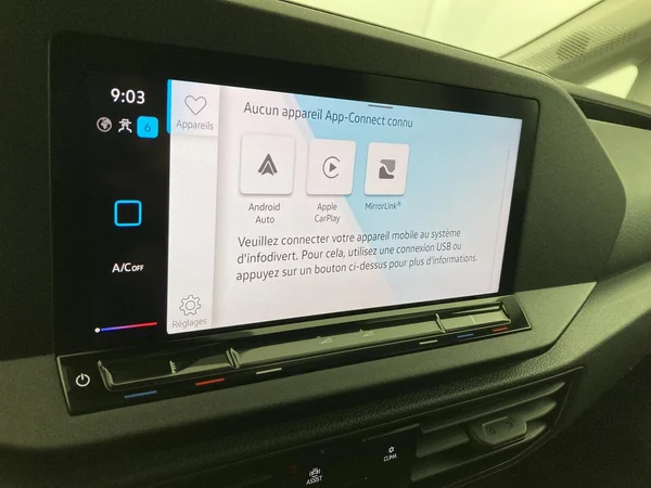 VOLKSWAGEN Caddy Maxi (2023) — foto 14 van 36