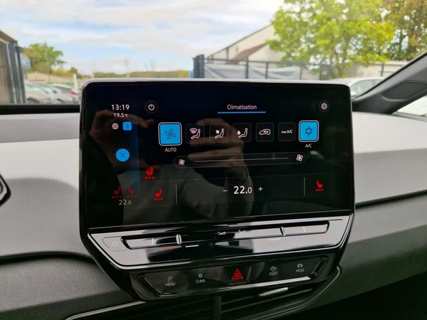 VOLKSWAGEN ID.3 (2023) — foto 14 van 28