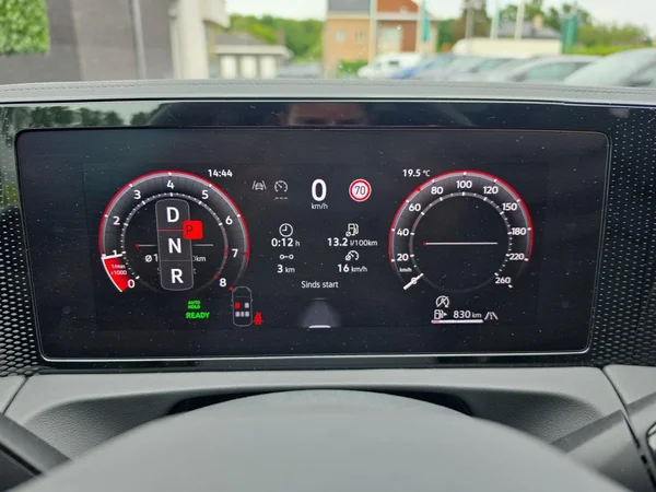 VOLKSWAGEN Tiguan (2026) — foto 6 van 24