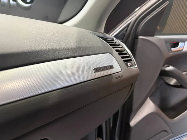 Audi Q5 (2015) — foto 11 van 28