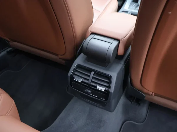 Audi Q3 (2021) — foto 17 van 29