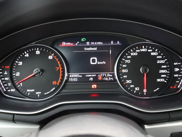 AUDI A4 (2020) — foto 13 van 25