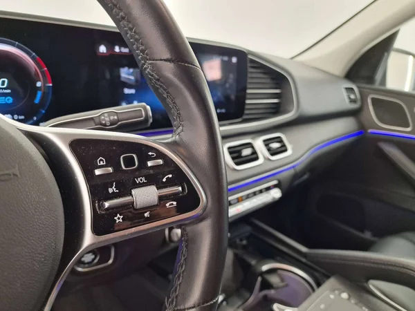 Mercedes-Benz GLE (2023) — foto 6 van 21
