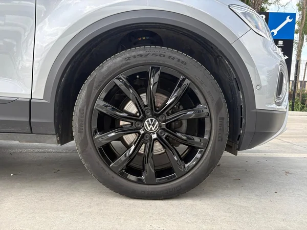VOLKSWAGEN T-Roc (2023) — foto 17 van 24