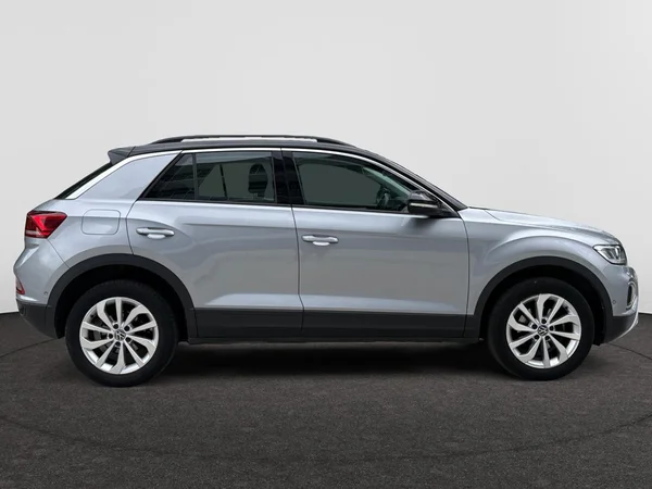 VOLKSWAGEN T-Roc (2023) — foto 21 van 24