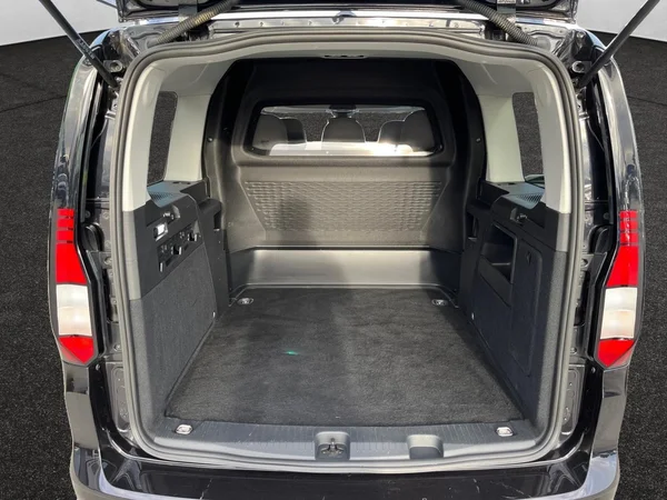 VOLKSWAGEN Caddy Maxi (2024) — foto 14 van 20