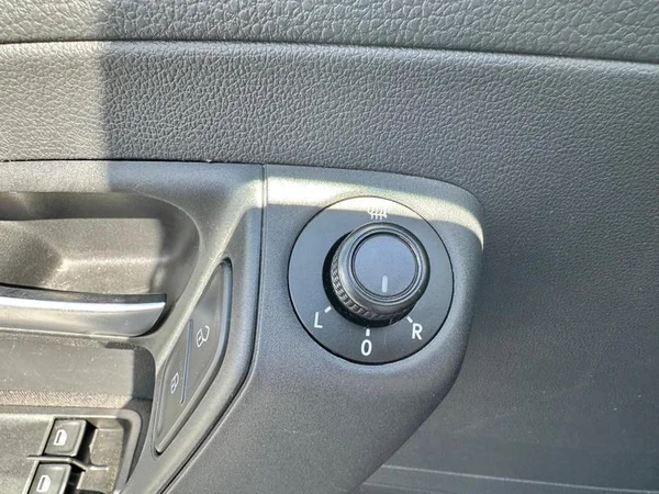 VOLKSWAGEN Polo (2017) — foto 21 van 28