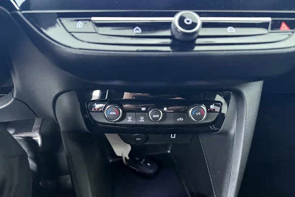 Opel Corsa (2023) — foto 9 van 19