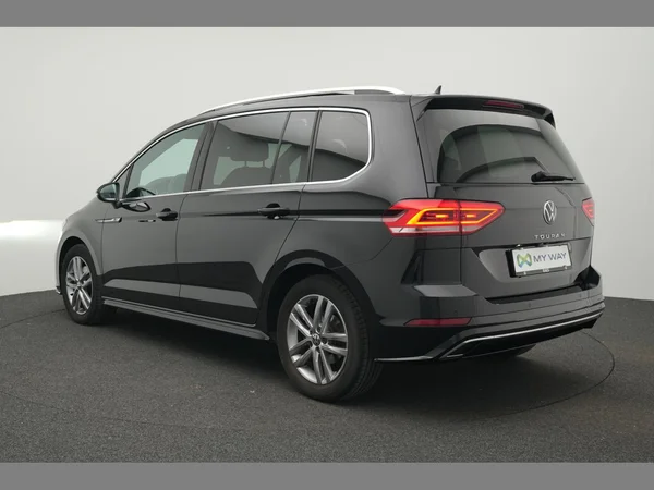 VOLKSWAGEN Touran (2023) — foto 27 van 30