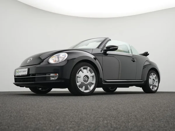 VOLKSWAGEN Beetle Cabriolet (2015) — foto 23 van 39