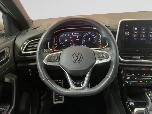 VOLKSWAGEN T-Roc (2024) — foto 4 van 22